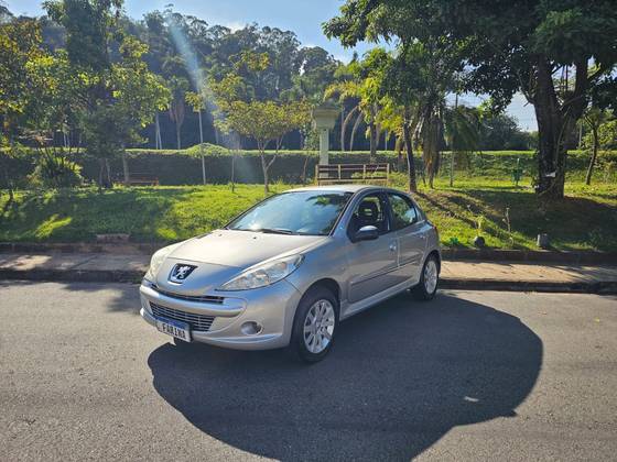 PEUGEOT 207 1.6 XS 16V FLEX 4P AUTOMÁTICO PEUGEOT 207 1.6 XS 16V FLEX 4P AUTOMÁTICO